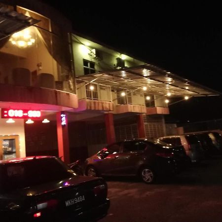 קמפונג גונג בדק Daisyinn Budget Hotel Kuala Terengganu מראה חיצוני תמונה