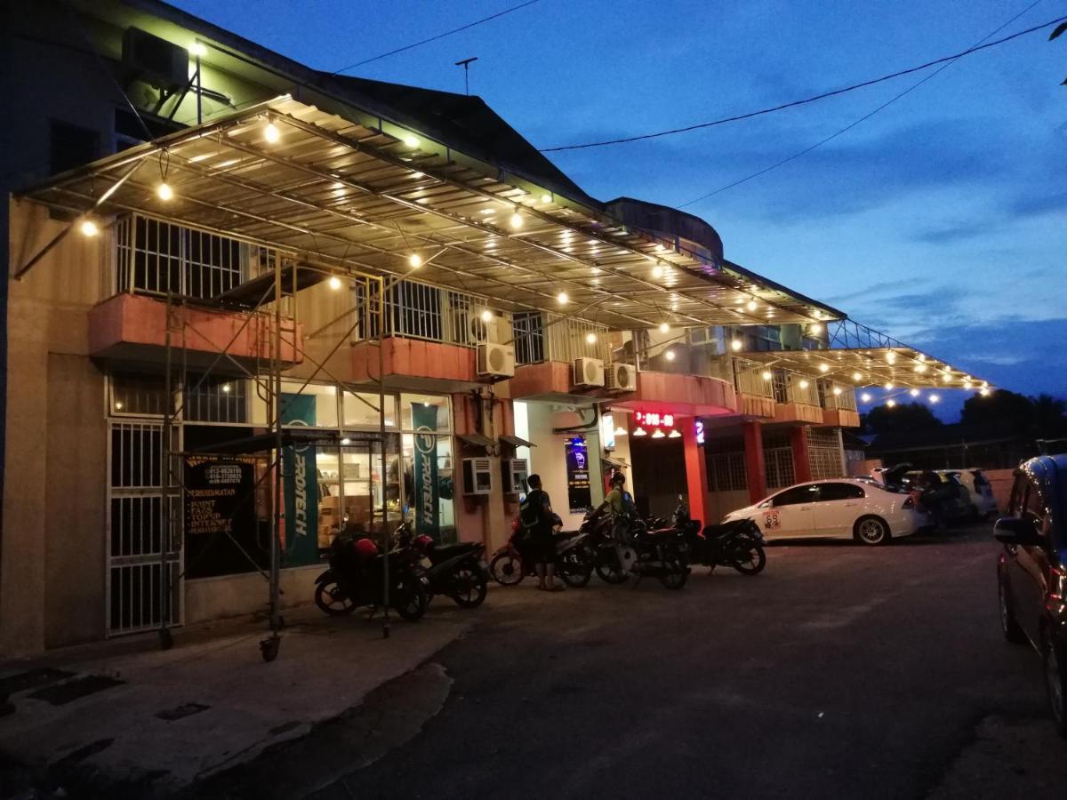 קמפונג גונג בדק Daisyinn Budget Hotel Kuala Terengganu מראה חיצוני תמונה