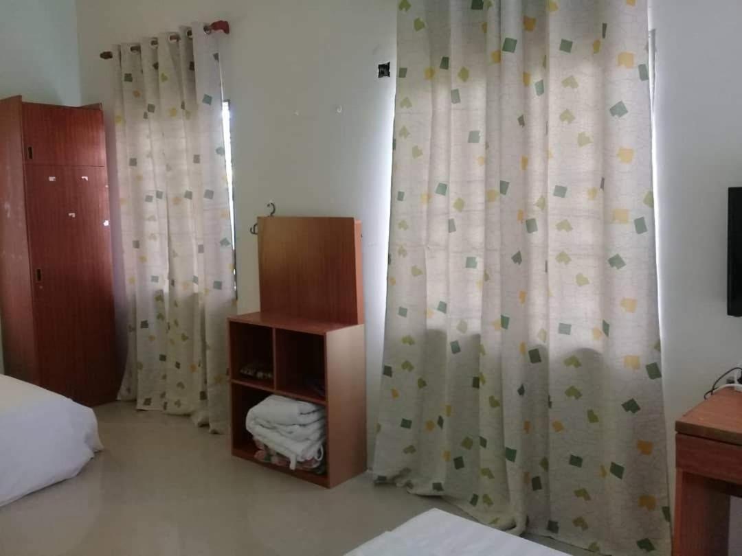 קמפונג גונג בדק Daisyinn Budget Hotel Kuala Terengganu מראה חיצוני תמונה